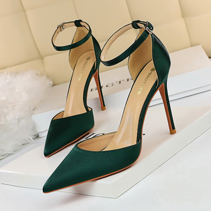 Pointed hollow high heels - Snapitonline