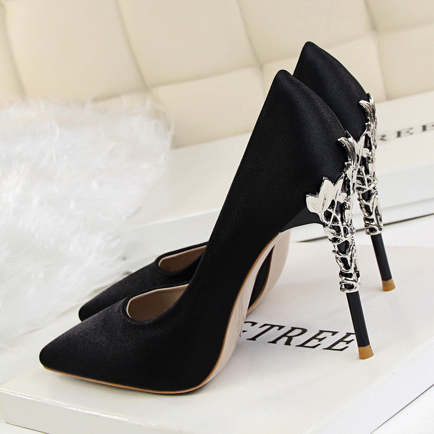 Pointy silver high heels - Snapitonline