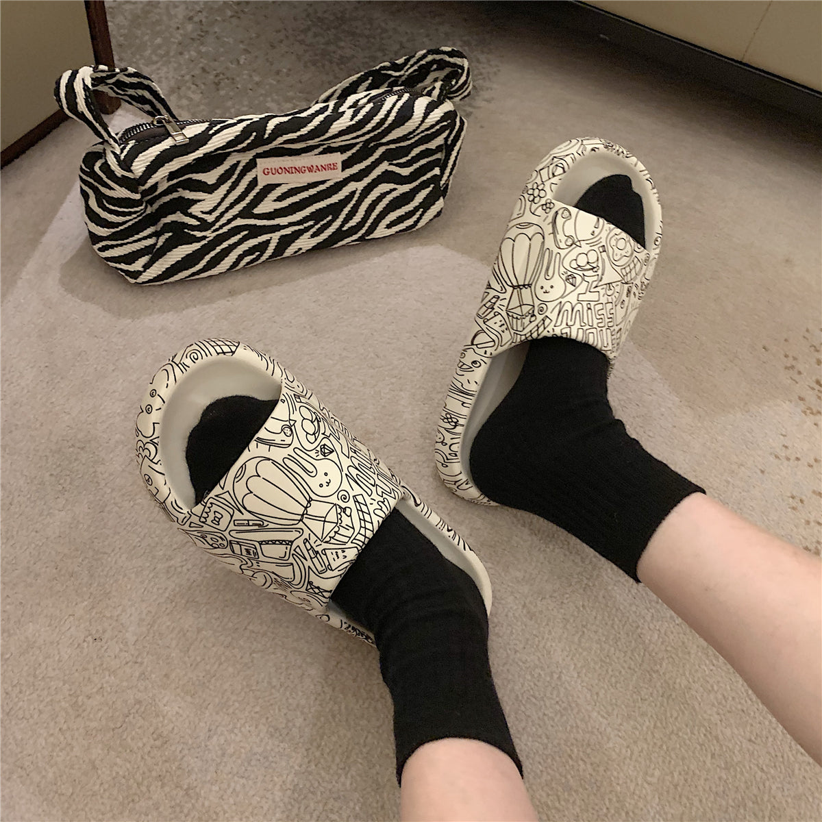 Thick - Soled Indoor Home With Non - Slip Bath Soft - Soled Slippers - Snapitonline
