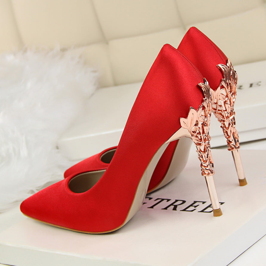 Pointy silver high heels - Snapitonline