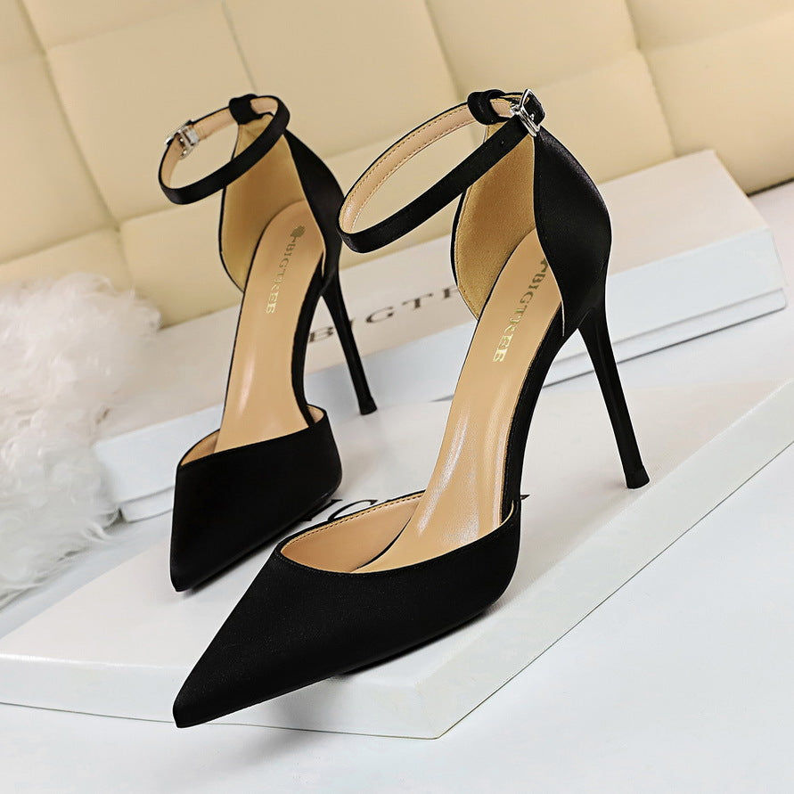 Pointed hollow high heels - Snapitonline
