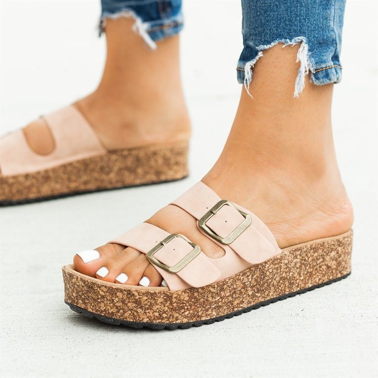 Flat sandals with flat feet Snapitonline