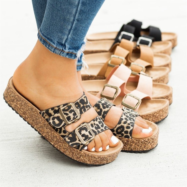Flat sandals with flat feet Snapitonline