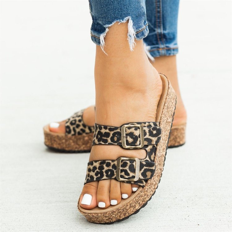 Flat sandals with flat feet Snapitonline